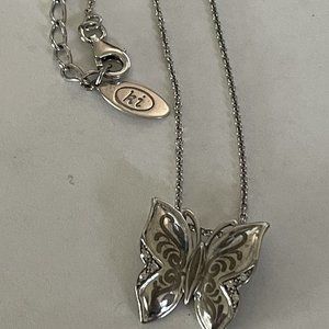 Ki Butterfly pendant necklace silver